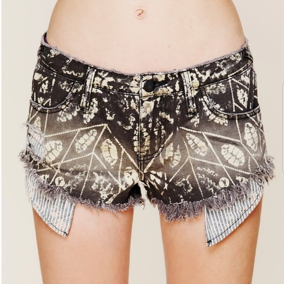FREE PEOPLE TIE-DYE BLEACHED BROWN SHORTS - Picture 9 of 9